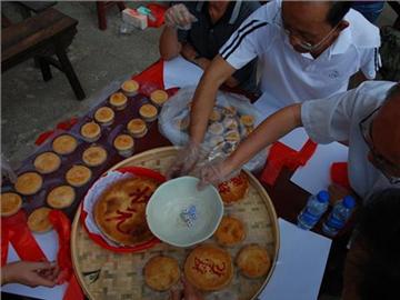 泉州民谣：中秋月饼大佫圆