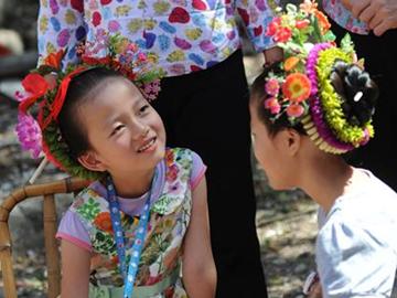 九月九浔埔祭妈祖 梳“簪花围”